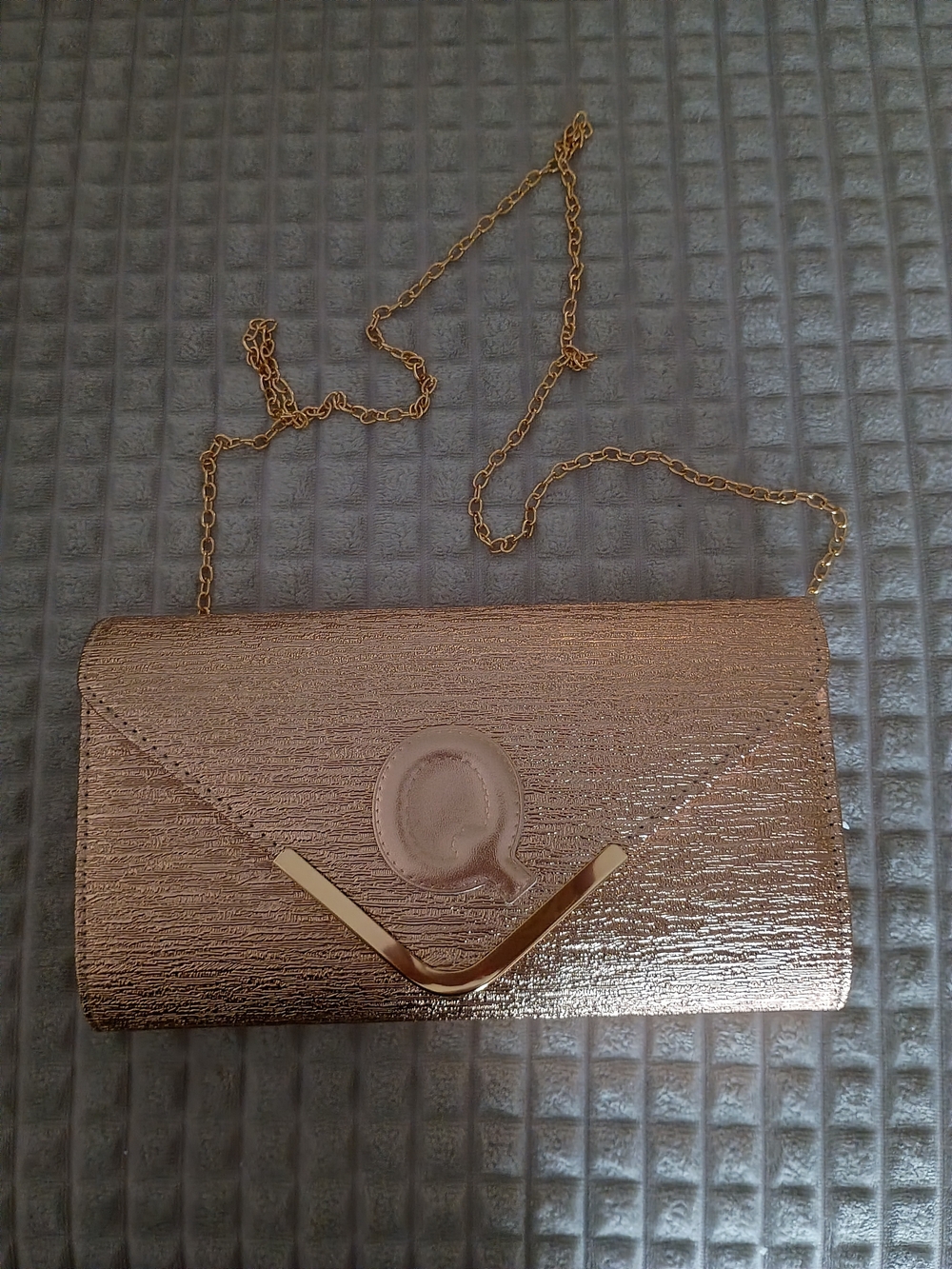 Gold Metallic Q Initial Clutch Purse Evening Bag Removable Chain NWT